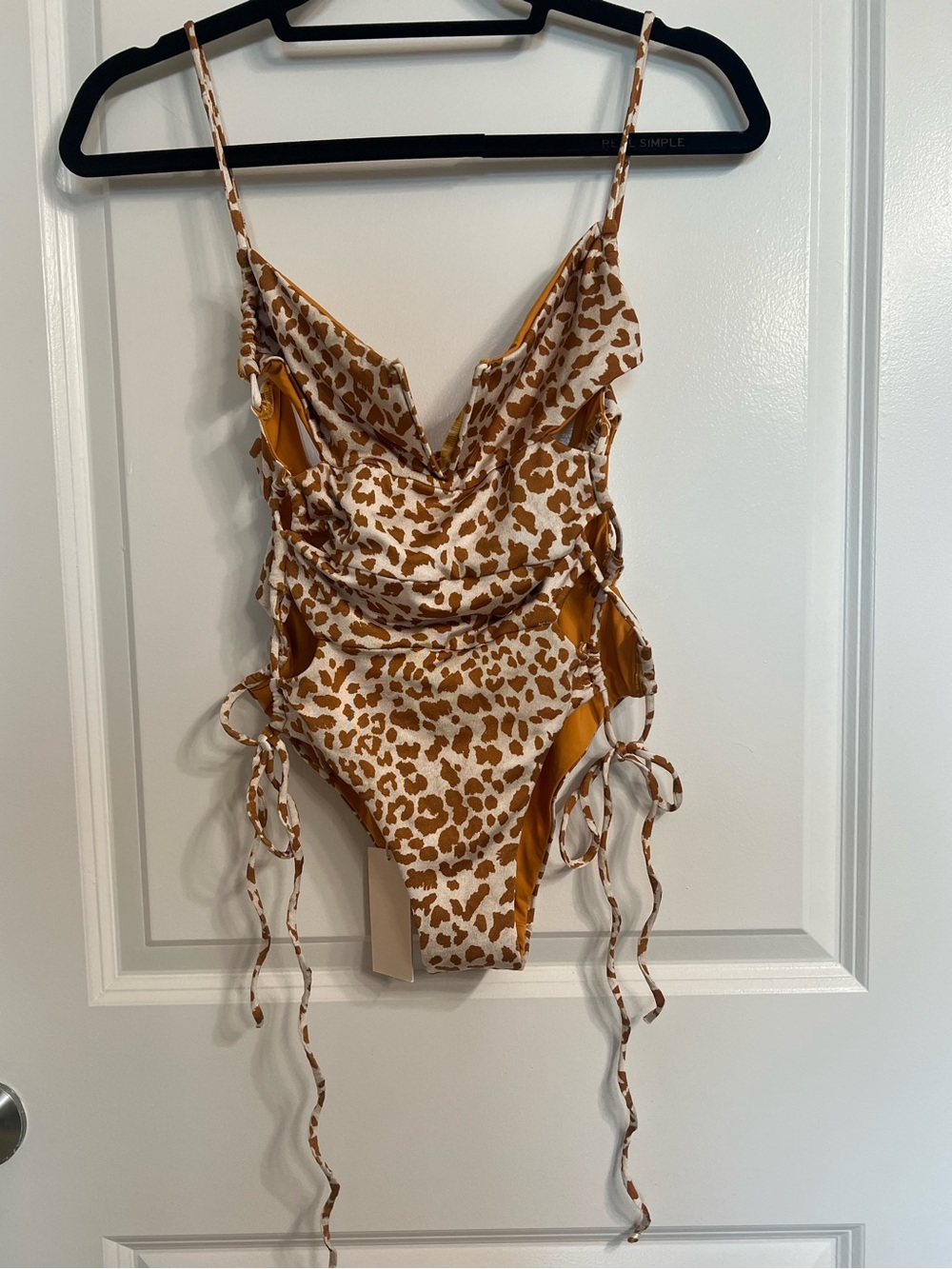 NWT Sun Becomes Her Animal Print Cut Out Swimsuit One Piece Size M - Picture 8 of 9